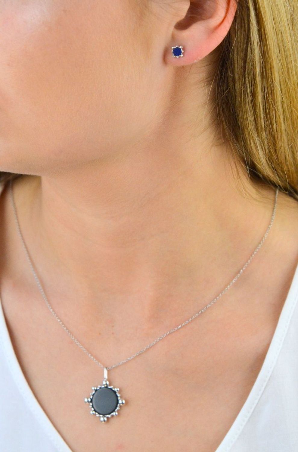 Kolczyki srebrne rodowane Essme z lapis lazuli DZK427 LL R.  Kolczyki srebrne rodowane. Kolczyki srebrne. Kolczyki srebrne z lapis lazuli. Kolczyki srebrne idealne na prezent. Ko.jpg